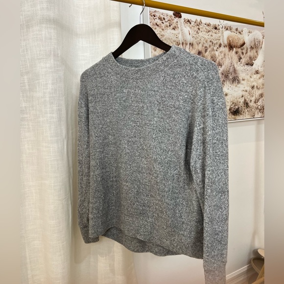 H&M cozy sweater in grey - Picture 2 of 2